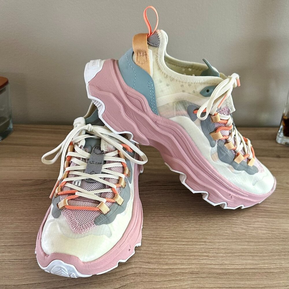 Sorel - Kinetic Breakthru Tech Lace Sneakers in Chalk/Pink